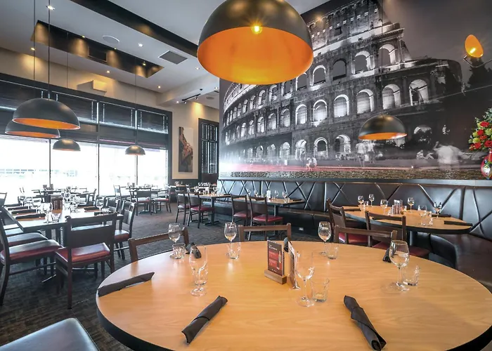 Acclaim Hotel by CLIQUE